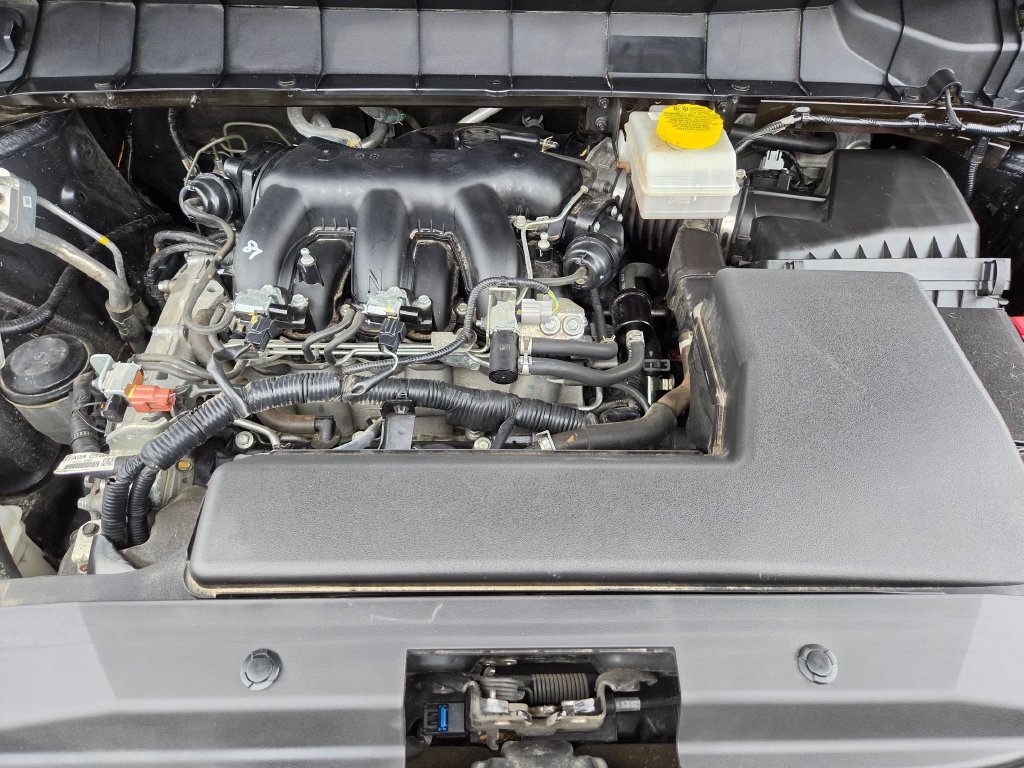 Used 2025 Nissan Pathfinder SV AWD/4WD image 31