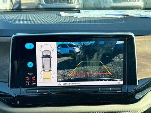 New 2025 Volkswagen Atlas SE image 44