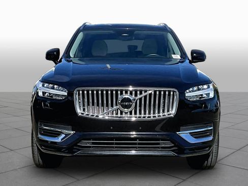 Used 2025 Volvo XC90 T8 Core w/ Climate Package image 3