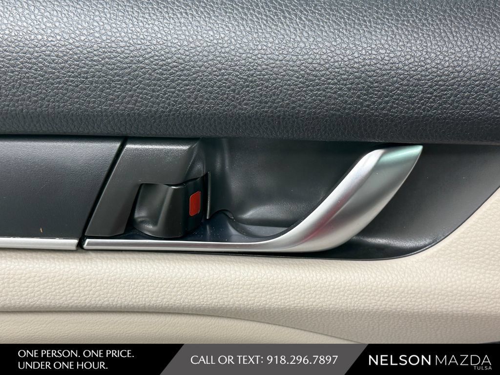 Used 2018 Honda Accord LX image 32