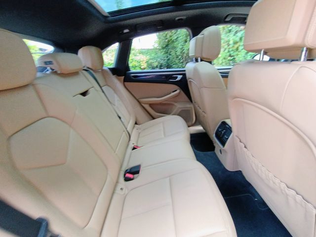 Used 2018 Porsche Macan AWD/4WD image 59