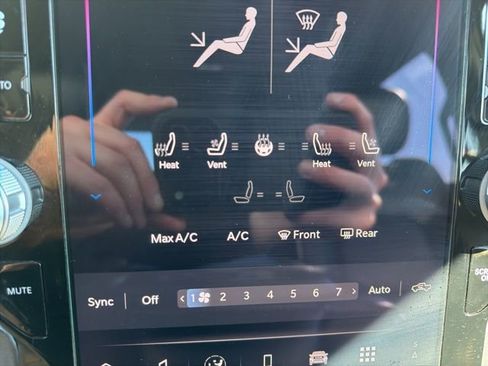 Used 2025 RAM 1500 Laramie image 28