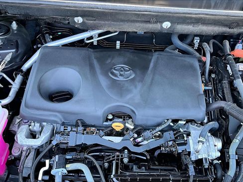 Certified 2022 Toyota RAV4 XLE w/ Convenience Package AWD/4WD image 32