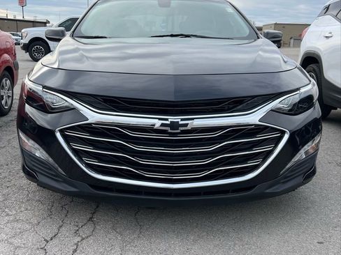 Used 2022 Chevrolet Malibu LT image 2