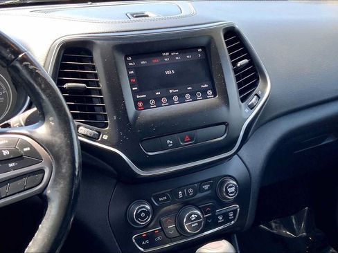 Used 2020 Jeep Cherokee Latitude Plus w/ Comfort/Convenience Group AWD/4WD image 6
