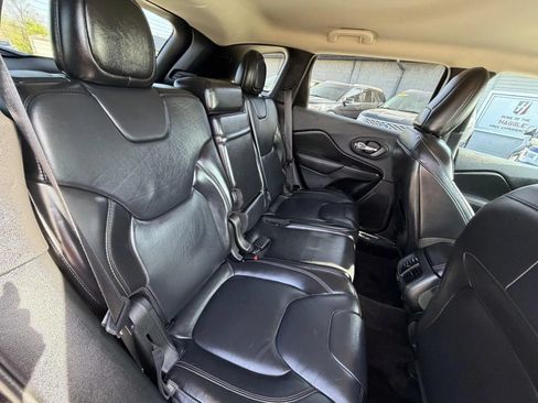 Used 2016 Jeep Cherokee Limited AWD/4WD image 16