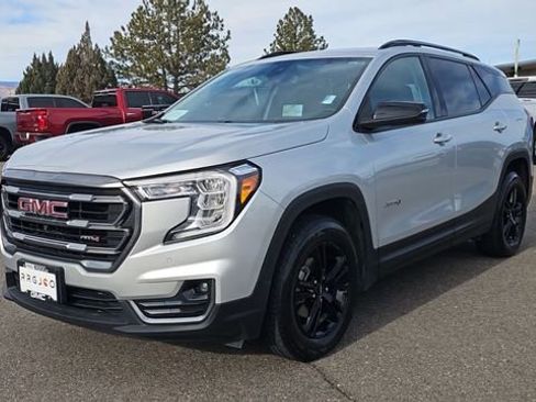 Used 2022 GMC Terrain AT4 w/ Tech Package AWD/4WD image 4