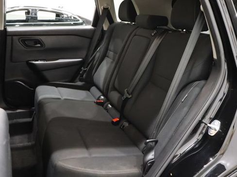 Used 2024 Nissan Rogue S FWD image 11