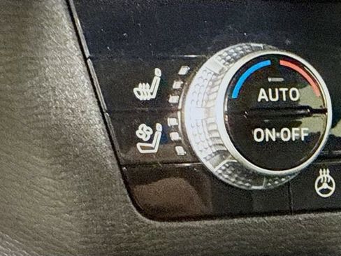 Used 2025 Mitsubishi Outlander SEL image 21