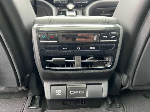 Used 2023 Acura MDX SH-AWD image 16