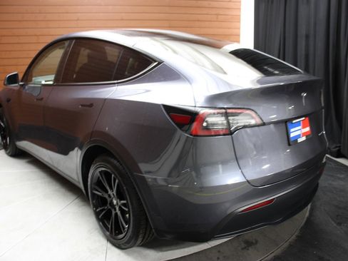 Used 2023 Tesla Model Y Long Range image 12