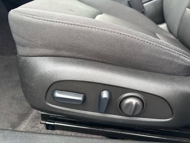 Used 2025 Chevrolet Malibu LT FWD image 19
