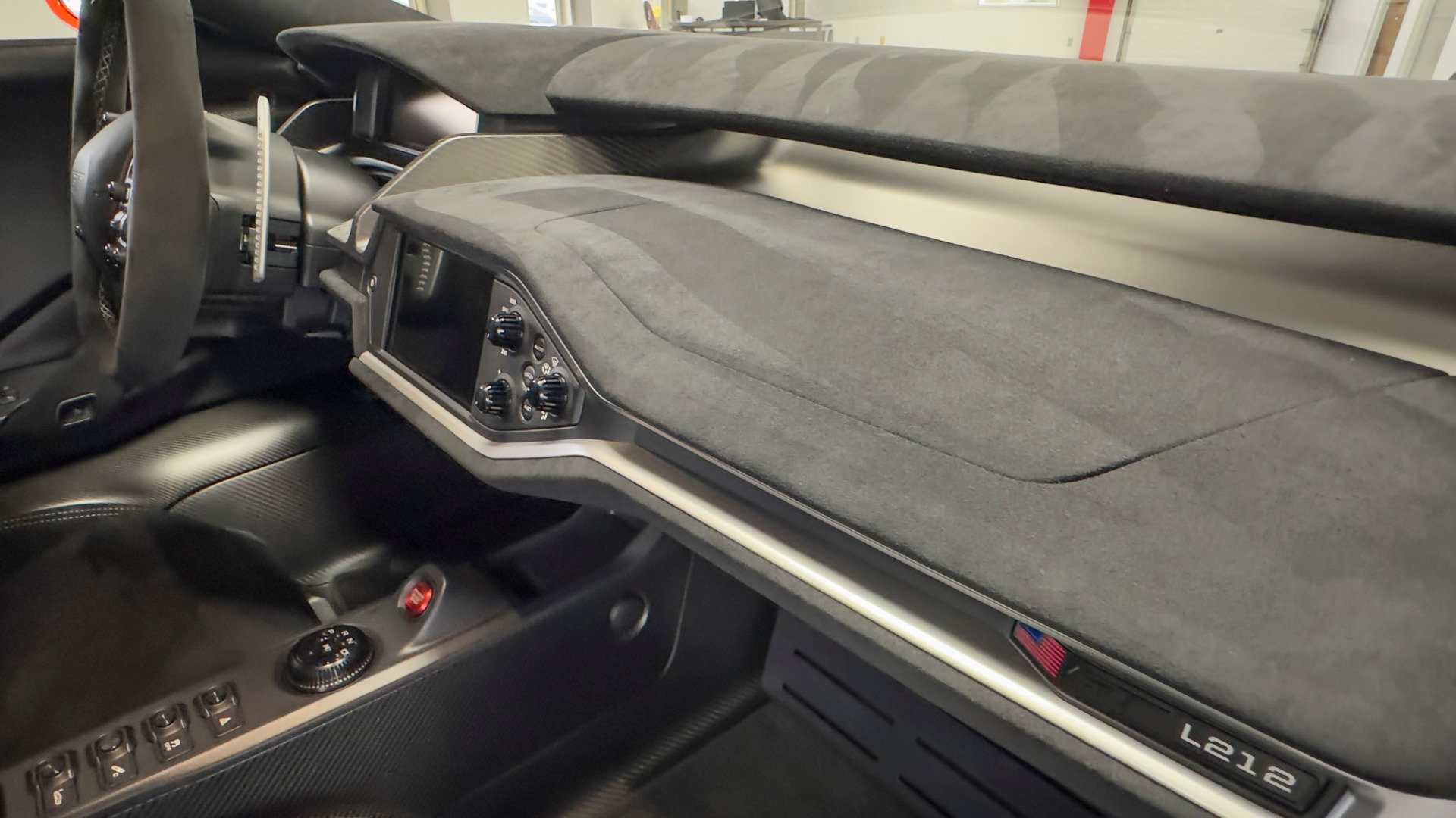 Used 2020 Ford GT Carbon Series RWD image 46