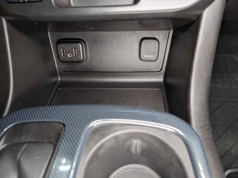 Used 2021 Chevrolet Colorado Z71 AWD/4WD image 30