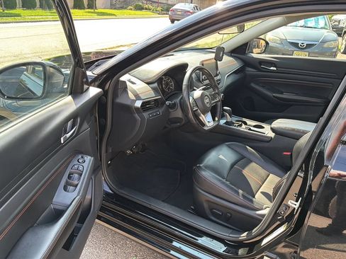 Used 2022 Nissan Altima 2.5 SR FWD image 23