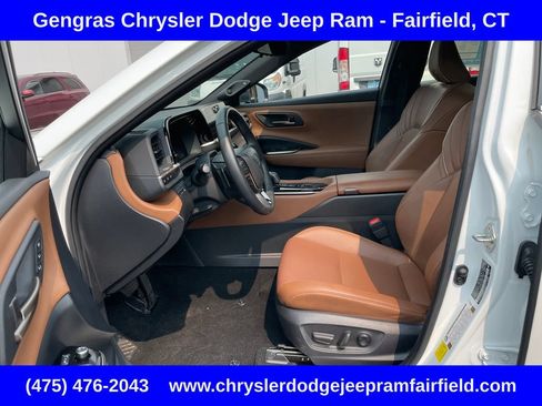 Used 2025 Toyota Crown Signia w/ Advanced Technology Package AWD/4WD image 45