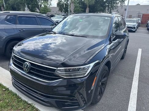 Used 2023 Volkswagen Tiguan SE R-Line image 3