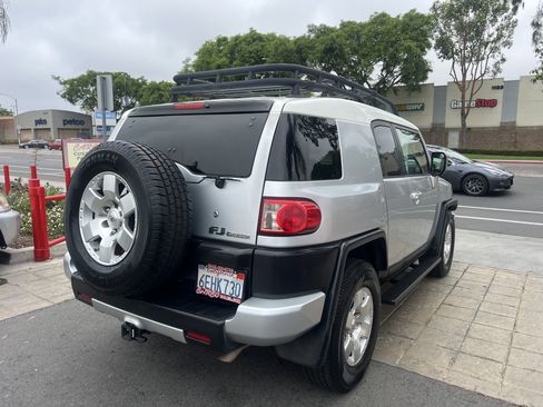 Used 2008 Toyota FJ Cruiser 2WD image 8