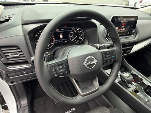 New 2026 Nissan Rogue SV image 31