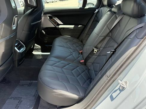 Used 2026 BMW 750e xDrive AWD/4WD image 30