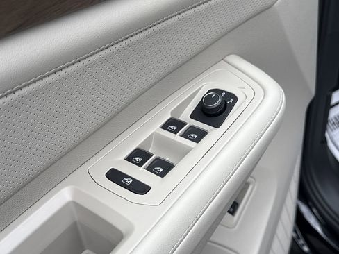 New 2026 Volkswagen Atlas SE image 27