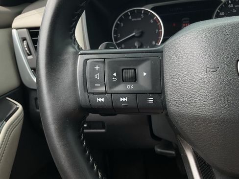 Used 2025 Nissan Rogue SV FWD image 28