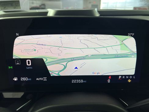 Used 2025 Chevrolet Suburban Z71 image 17