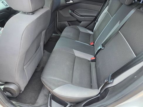 Used 2014 Ford Focus SE FWD image 9