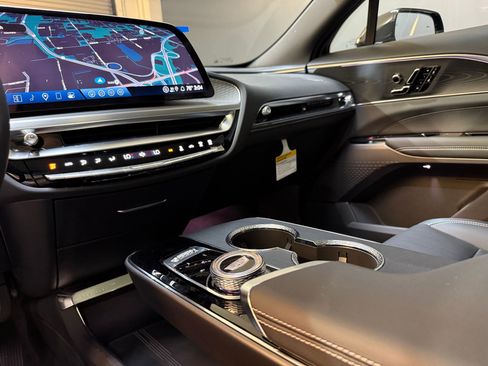 New 2026 Cadillac Lyriq Sport AWD/4WD image 27