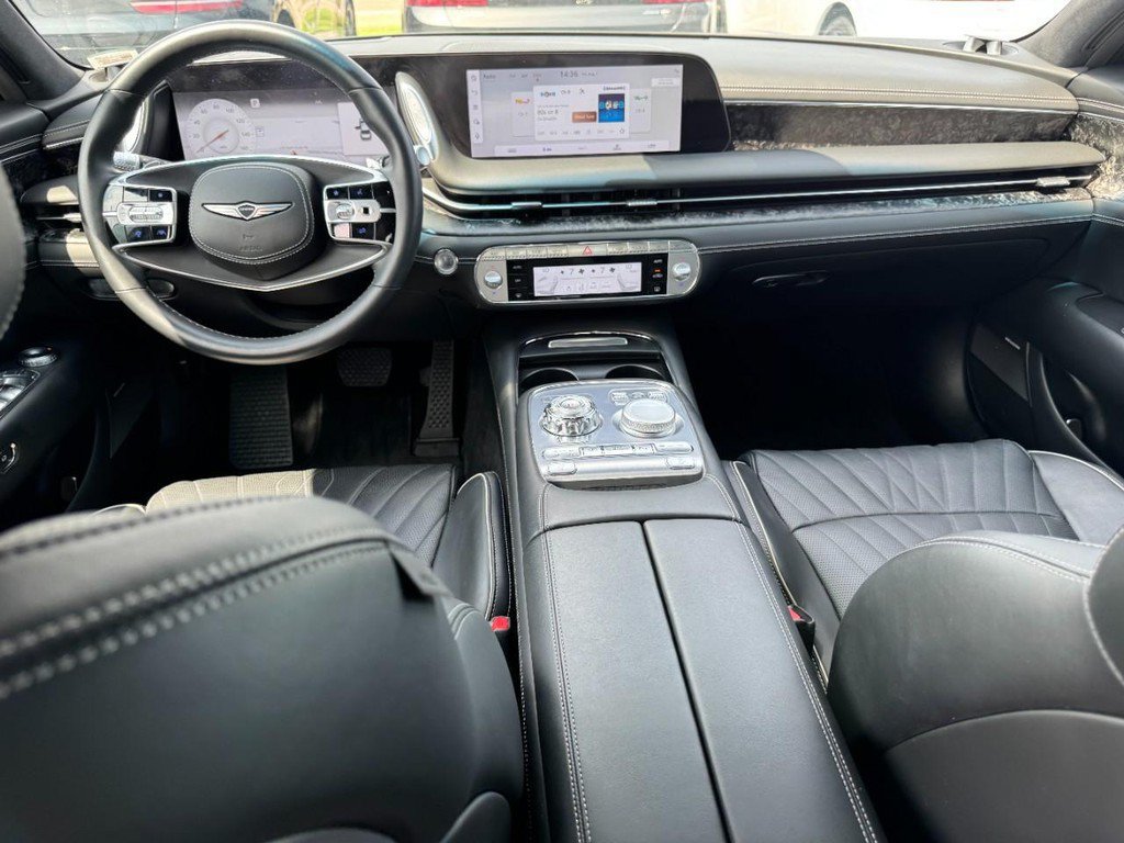 Used 2023 Genesis G90 3.5T AWD/4WD image 12