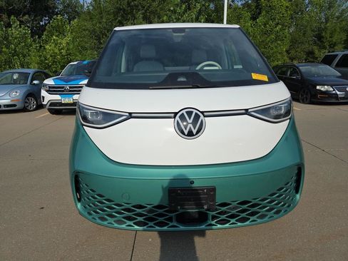 Used 2025 Volkswagen ID. Buzz 1st Edition AWD/4WD image 3
