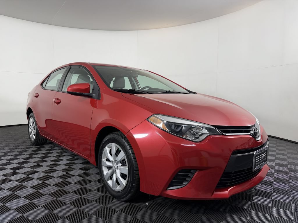 Used 2015 Toyota Corolla LE FWD image 4