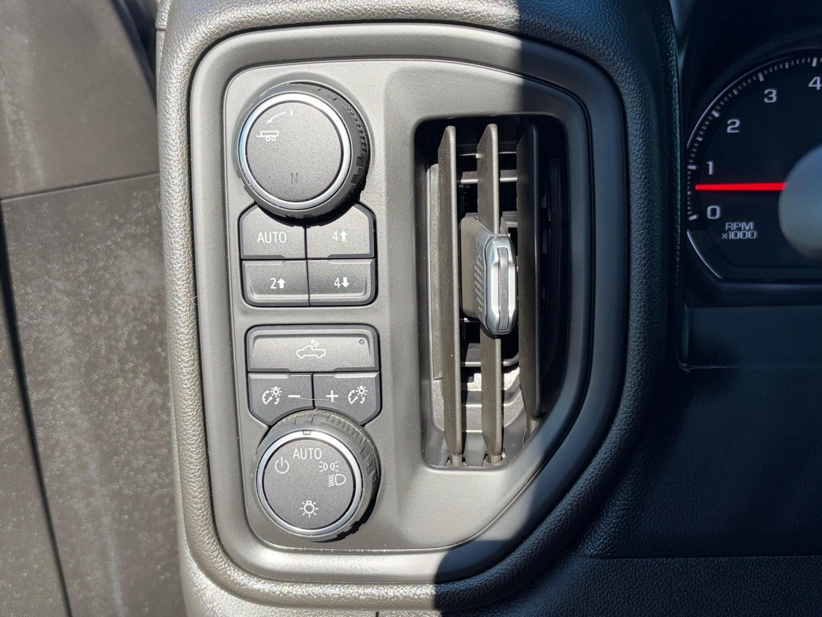 Used 2019 Chevrolet Silverado 1500 Custom Trail Boss w/ Custom Convenience Package AWD/4WD image 11