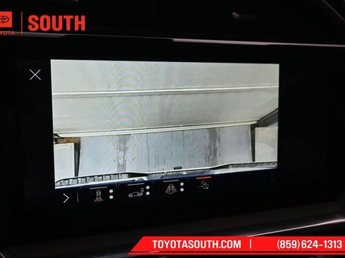 Used 2024 GMC Sierra 2500 Denali Ultimate AWD/4WD image 23