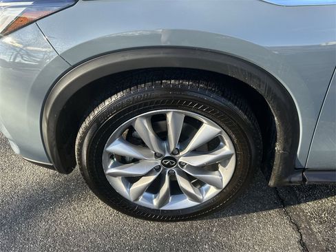 Certified 2022 INFINITI QX50 Essential image 10