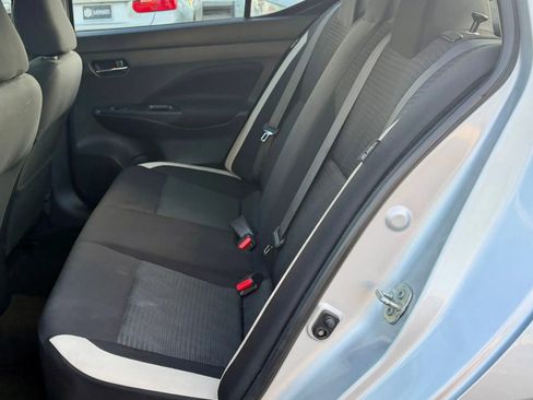 Used 2021 Nissan Versa SV image 9