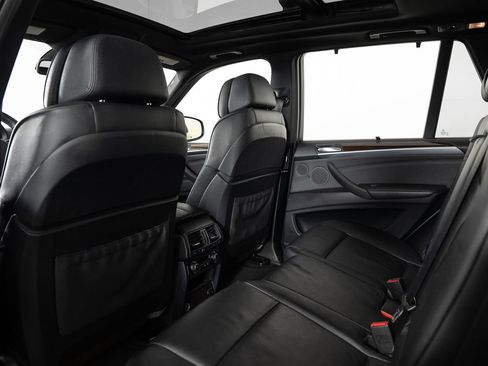 Used 2013 BMW X5 xDrive50i w/ Sport Activity Pkg image 18