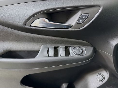 Used 2024 Buick Envista Preferred w/ Convenience II Package image 17