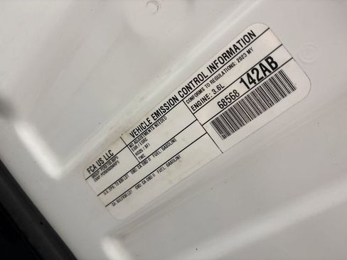 Used 2023 Jeep Grand Cherokee L Limited w/ Luxury Tech Group II image 19