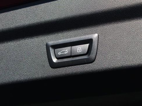 Used 2025 BMW X2 xDrive28i w/ Convenience Package image 9