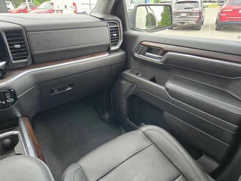 Used 2022 GMC Sierra 1500 SLT w/ SLT Convenience Package AWD/4WD image 11