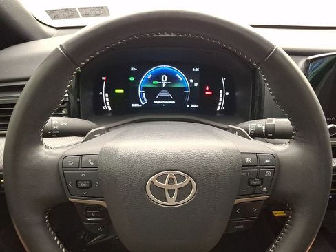 Used 2025 Toyota Camry SE w/ Convenience Package FWD image 19