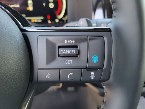 New 2025 Nissan Pathfinder Platinum image 6