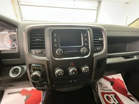 Used 2019 RAM 1500 Express AWD/4WD image 10