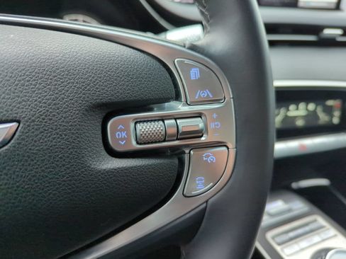 Used 2025 Genesis GV70 2.5T AWD/4WD image 11