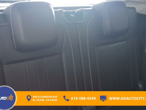 Used 2024 Volkswagen Tiguan SE image 16