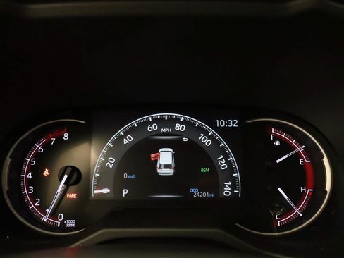 Used 2023 Toyota RAV4 XLE AWD/4WD image 7