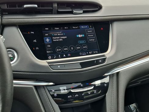 Used 2023 Cadillac XT5 Sportv w/ Platinum Package AWD/4WD image 28
