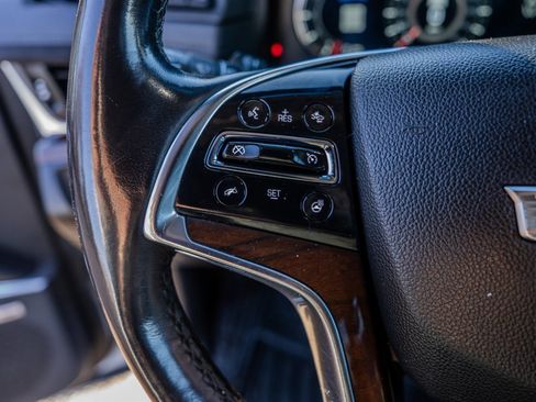Used 2020 Cadillac Escalade ESV Premium Luxury image 16