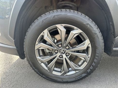 Used 2022 Toyota RAV4 Limited image 12